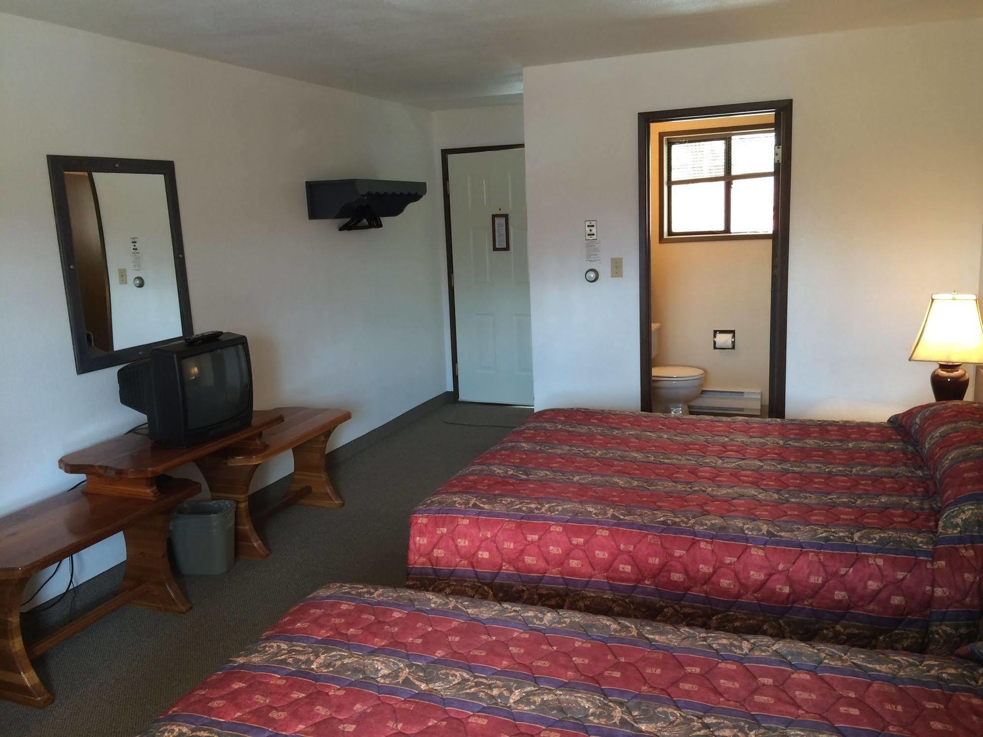 Alpen Motel Radium Hot Springs Kültér fotó